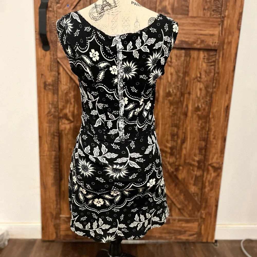 Urban outfitters black and white‎ floral ribbed stretchy dress size small - Picture 2 of 4